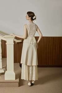 Vestido de Mujer Vietnam KA47 con Bordado de Encaje, Liso Teñido, Cierre de Botón Único, Chaleco Transparente MINE con Diseño de Encaje Floral - Product Image 2