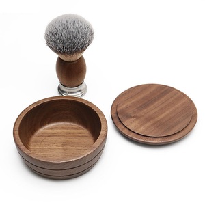 Kit de Afeitado de Lujo de Madera Personalizado para Hombre, Set de Regalo con Brocha de Afeitar Profesional - Product Image 2