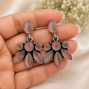 Pendientes de tuerca bohemios de latón y acero inoxidable chapados en plata oxidada al por mayor con piedra Monalisa, hermoso diseño para mujer - Product Image 5