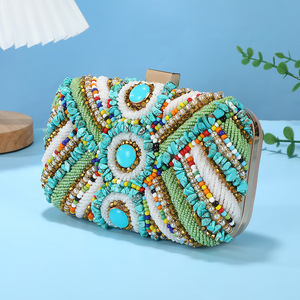 Bolso de mano bordado a mano de bajo costo y elegante para mujer, ideal para bodas, fiestas y festivales, por M/S SHAAD HANDICRAFTS - Product Image 3