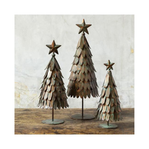 Ensemble de sapins de Noël vintage en métal avec étoile sur le dessus, design rustique à feuilles superposées, décoration de table pour les fêtes - Product Image 1