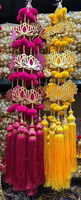 Meerkleurige handgemaakte Indiase lotus-tassel guirlandes, Indiase bruiloft decoratie, feestelijke decoratie, achtergrond hangende slingers
