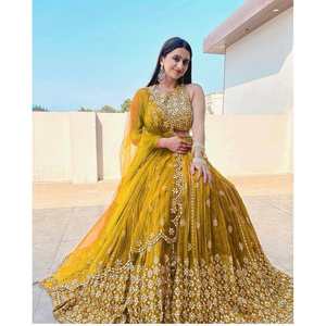 ออกแบบ Georgette เย็บปักถักร้อยกับงานตามลำดับ lehenga choli กับ dupatta สีเหลือง - Product Image 1