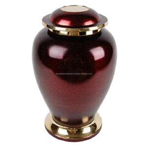 Urnes de crémation pour adultes en laiton classiques de haute qualité et de qualité supérieure avec des urnes funéraires en métal fini de couleur rouge or pour les cendres humaines - Product Image 5