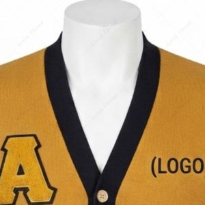 Cardigan d'hiver pour homme Alpha Phi Fraternity, lettres brodées en chenille couleur or vieilli, 100% acrylique, col en V, manches longues, OEM/ODM - Product Image 5