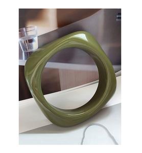 Bracelets en résine colorés personnalisés pour fournisseurs, avec couleur et sculpture sur mesure, qualité standard, fabriqués en Inde - Product Image 1