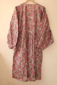 Vestido midi bohemio para mujer, de algodón puro, con estampado paisley, cuello con lazo de borlas y mangas abullonadas - Product Image 5