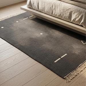 Alfombra de Lana Anudada a Mano de Primera Calidad en Gris Carbón, Diseño Minimalista Abstracto Moderno, con Flecos y Borlas - Product Image 2