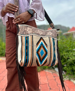 Nueva manta de sillín de cuero mecanizada a mano, monedero de plumas para mujer, vaquera, bolso de transporte oculto occidental, bolso grande con correa cruzada - Product Image 2