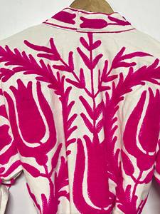 เสื้อแจ็คเก็ตบอมเบอร์กำมะหยี่ปักลายซูซานี สำหรับฤดูหนาว เสื้อโค้ทผู้หญิงลายพราง แต่งขนและมุก ดีไซน์สองด้าน ซับในไนลอน - Product Image 3