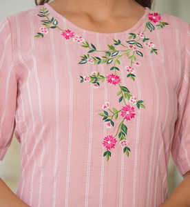 Kurta Droite Imprimée à Rayures et Broderies, Couleur Rose, Élégante, Ethnique, pour Femme, Été, 100% Coton, Séchage Rapide, Protection Solaire - Product Image 4