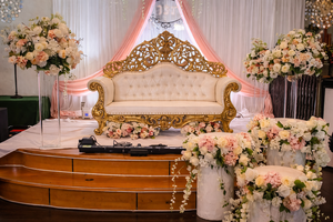 Juego de Muebles Walima Pakistaníes Asiáticos, Sofá de Madera Tallada en Dorado con Sillas, Muebles de Boda Personalizados, Australia - Product Image 5