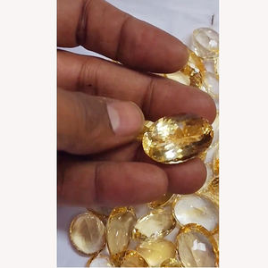 พลอยซิทรินธรรมชาติ 88 เม็ด ขนาด 15 มม. ถึง 25 มม. รูปทรงวงรี ทรงแปดเหลี่ยม ทรงสี่เหลี่ยม หน้าตัดหลากหลาย น้ำหนักรวม 1740 กะรัต ขายส่งแบบยกชุด ราคา 870 ดอลลาร์สหรัฐ - Product Image 2