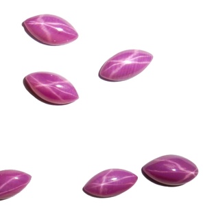 Rubis Étoilé Rose Taille Marquise 4x8 mm 1 Carat Créé en Laboratoire Poli Opaque Cabochon avec Effet Étoile à 6 Branches pour la Fabrication de Bijoux - Product Image 1