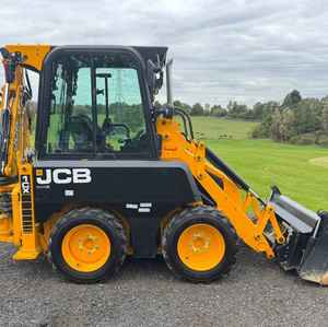 Chargeuse sur pneus compacte JCB 1CX Plus, chargeuse-pelleteuse, chargeuse frontale pour travaux de construction et agricoles - Product Image 4
