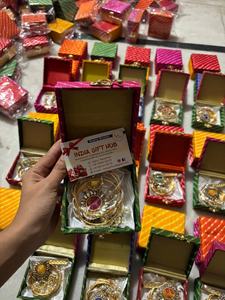 Exquisito Juego de Joyería Rajasthani Leheriya Hecho a Mano con Pulseras Tradicionales Kundan Meenakari y Collar con Colgante - Product Image 3