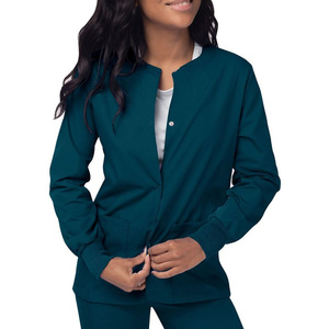 Blouse de travail turquoise pour femme avec poches avant et fermeture boutonnée pour usage hospitalier - Product Image 5