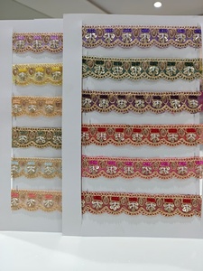 Bordure décorative en dentelle traditionnelle brodée à motif floral avec fil métallique pour robe, largeur de 1 à 1 7/8 pouces - Product Image 1