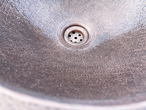 Lavabo de baño de cobre cepillado hecho a medida, lavabo de cobre para empotrar, lavabo de baño de cobre hecho a mano, lavabo rústico de lujo. - Product Image 2