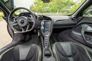 Producto TOP USADO en Perfectas Condiciones, Mc-Laren 720S Performance 2022, Motor V8 Twin-Turbo de 710 hp, LISTO PARA USAR - Product Image 2