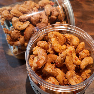 เม็ดมะม่วงหิมพานต์แอฟริกันเกรดพรีเมียม ได้รับการรับรองฮาลาลจาก USDA  อบด้วยกระเทียมและพริกออร์แกนิก บรรจุภัณฑ์สุญญากาศ อายุการเก็บรักษา 12-24 เดือน - Product Image 5