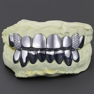 Grillz personnalisés en nid d'abeille en argent sterling S925, entièrement sertis de diamants Moissanite VVS, approuvés par le testeur de diamants - Product Image 1