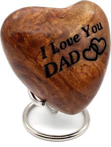 Urna conmemorativa de madera en forma de corazón grabada con mensaje de amor para papá, recuerdo con soporte. - Product Image 6