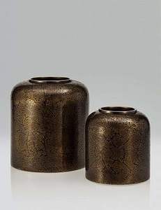 กระถางต้นไม้โลหะดีไซน์หรูหรา สำหรับตกแต่งบ้าน สำนักงาน และโรงแรม พร้อมพื้นผิวเรียบเนียนและมีสไตล์ - Product Image 4