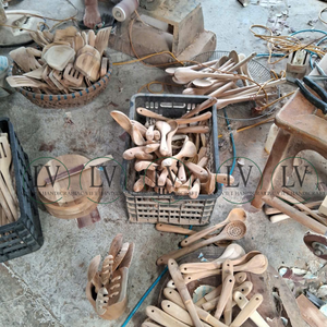 Juego al por mayor de 4 cucharas de madera de acacia con forma de corazón para cocinar, cuchara y tenedor de madera con mango largo de Vietnam - Product Image 5