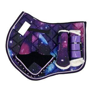 Produits équestres de haute qualité : Selle en mousse satinée, bonnet d'oreille coloré au crochet, bandages de polo pour chevaux, ensemble de tapis de selle à paillettes - Product Image 1