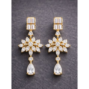 Boucles d'oreilles pendantes dorées élégantes, style quotidien, géométriques, provenant d'un fournisseur indien au meilleur prix - Product Image 3