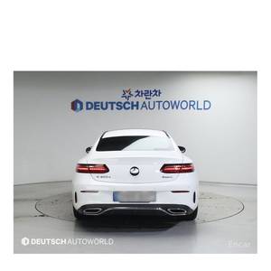 Mercedes-Benz Classe E E300d 4MATIC Coupé Modèle Juillet 2023 23 512 km Diesel Boîte de vitesses automatique Sièges en cuir Volant à gauche - Product Image 4