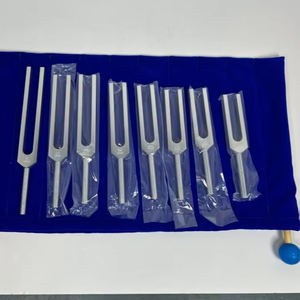 Ensemble de 8 diapasons avec 2 marteaux en silicone (voir la description) Neuf.. - Product Image 1