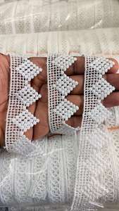 กระเป๋าผ้าฝ้ายสีเบจลายดอกไม้สไตล์วินเทจหรูหรา ตกแต่งด้วยลูกไม้โครเชต์แบบแคบ เป็นมิตรกับสิ่งแวดล้อม ทนทาน ซักเครื่องได้ - Product Image 4