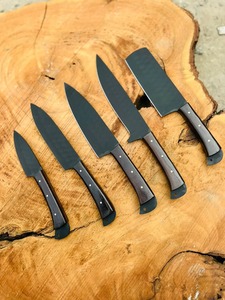 Couteau de cuisine et couteau d'extérieur faits à la main en acier Damas avec manche en bois - Product Image 6