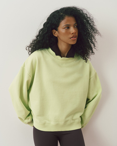 Sudadera Corta Personalizada para Mujer, Sudadera de Algodón y Felpa de Alta Calidad, Sudadera con Cuello Redondo, Sudadera Premium para Mujer - Product Image 1
