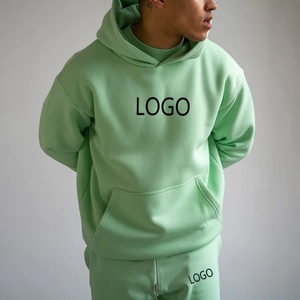 Ensemble de survêtement unisexe personnalisé de haute qualité pour l'hiver, avec sweat à capuche et short de jogging en polaire, idéal pour l'entraînement et le streetwear - Product Image 5