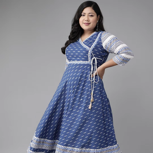Kurta Anarkali bleu en ikat à col en V, en coton slub, grande taille pour femme, manches trois quarts, toucher doux, tenue traditionnelle - Product Image 1