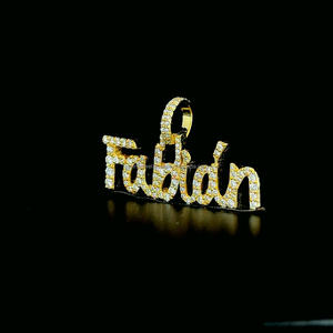 Pendentif classique à une seule couche avec nom glacé en argent sterling 925 plaqué or 14KT et pendentif en diamants Moissanite taille ronde - Product Image 3