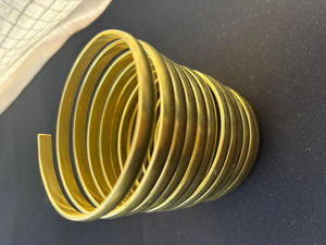 Brazaletes de metal enrollado de latón hechos a mano, brazalete espiral ajustable estilo bohemio, joyería étnica tribal para mujer - Product Image 4