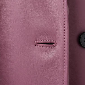 Gabardina Larga de Mujer en Cuero Sintético, Cuello Solapa, Doble Botonadura, Color Rosa Polvoriento, Impermeable - Product Image 2