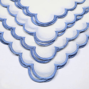 Serviette en coton personnalisée, classique, carrée, brodée, bleu délavé, bord festonné, toutes tailles, réutilisable, lavable en machine, vente en gros - Product Image 3