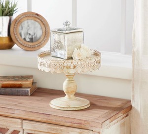 Support à gâteau rond en métal avec bordure en filigrane, plateau de service artisanal pour desserts à prix avantageux - Product Image 3