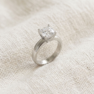 Bague de fiançailles en or blanc 14 carats avec diamant de laboratoire, alliance solitaire, certifiée IGI, taille brillant rond, bague fine pour femme - Product Image 3