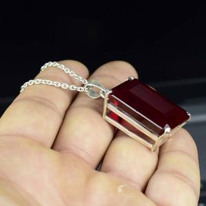 Pendentif en argent sterling 925 avec grand rubis rouge de 104 carats et émeraude, pierre de naissance de juillet, bijou - Product Image 2