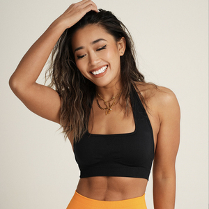 Conjunto de yoga de 2 piezas para mujer: Top deportivo sin costuras de un solo hombro con soporte alto personalizado y bra deportivo corto para fitness - Product Image 4