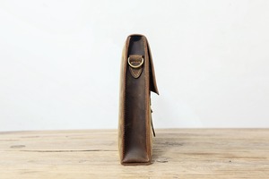 กระเป๋าหนังสะพายข้างราคาถูกทันสมัยสำหรับผู้ชาย ใส่แล็ปท็อปได้ เหมาะสำหรับทำงาน ออฟฟิศ ท่องเที่ยว และใช้ในชีวิตประจำวัน โดย M/S SHAAD HANDICRAFTS - Product Image 4