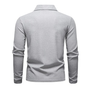 Jersey de Punto de Manga Corta y Cuello Alto para Hombre, Corte Regular, Color Gris Sólido, Estilo Casual, Largo Regular, 100% Algodón - Product Image 4