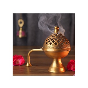 Quemador de Resina y Latón con Acabado Dorado de Lujo, Dhoop Dani Tradicional Indio con Asa y Tapa Perforada, Accesorios para Aromatizar el Hogar - Product Image 4