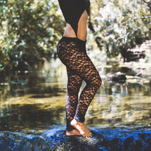 Leggings de Encaje Floral con Diseño Transparente y Elástico, Leggings Cómodos y a la Moda, Tallas de la S a la XL para Mujer, Ropa de Yoga - Product Image 2